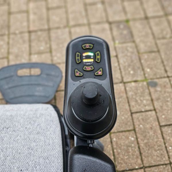 McHubby (6 km/h), faltbarer Leichtgewicht-Elektrorollstuhl