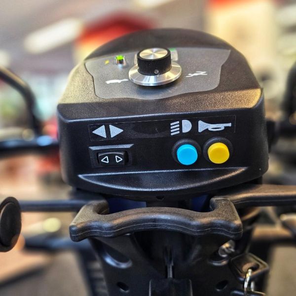 Meyra CL 409 weitere Ansicht Cockpit