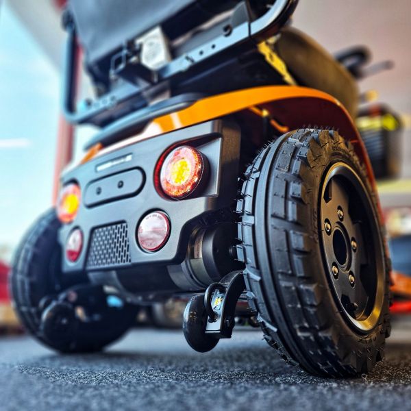 Pride Pursuit 2 orange Detailansicht Heckpartie