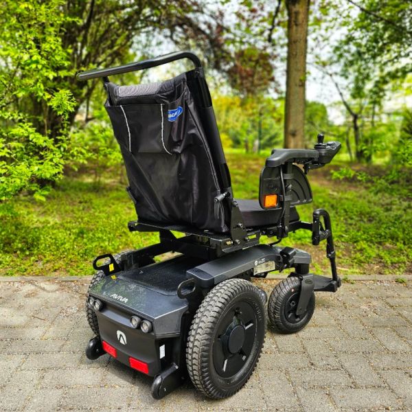 Invacare Aviva RX 20 Merkur-Silber Heckansicht rechts gedreht