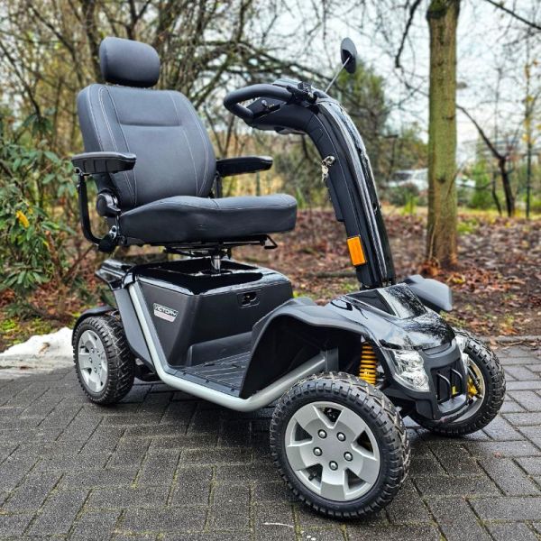 Pride Victory XL 140 LCD schwarz Frontansicht rechts