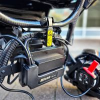 Vorschau: Drive Airfold (6km/h), klappbarer Carbon-Elektrorollstuhl Vorschau: Drive Airfold (6km/h), klappbarer Carbon-Elektrorollstuhl