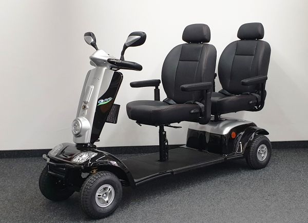 https://www.mc-seniorenprodukte.de/media/image/27/5c/43/Elektromobil-Kymco-Tandem-Doppelsitzer-SeitehwxFZaHzwKm4P_600x600.jpg