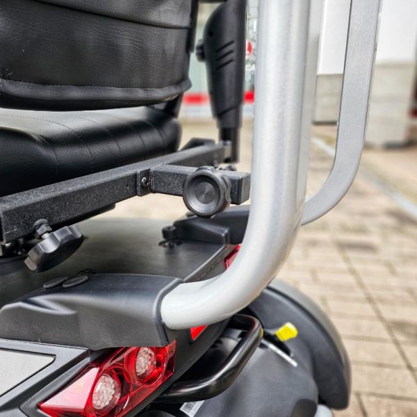 EXCEL Outback Detailansicht Befestigung Panoramadach