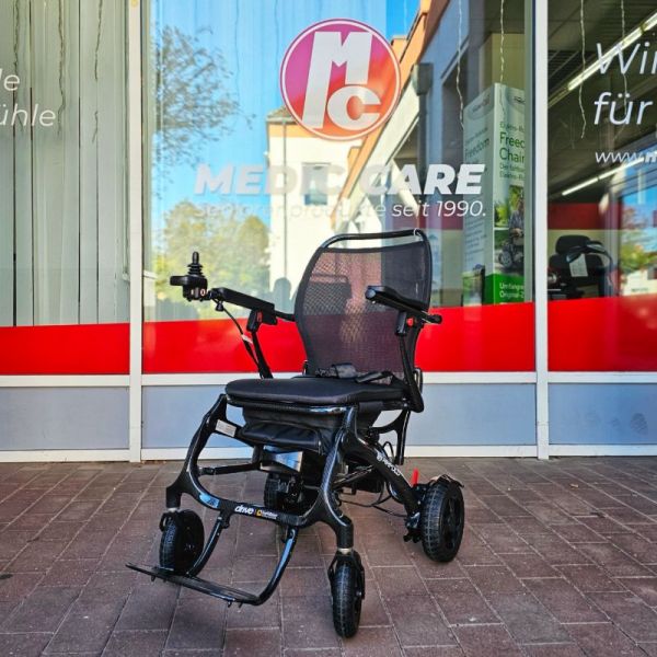 Drive Airfold (6km/h) - klappbarer Carbon Elektrorollstuhl vorn