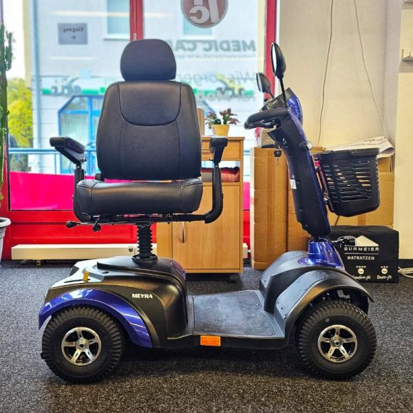 Meyra CL 409 Seitenansicht rechts Sitz gedreht