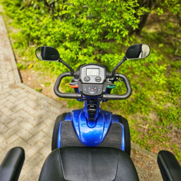 Vintage Mobility Groenland blau Cockpitansicht