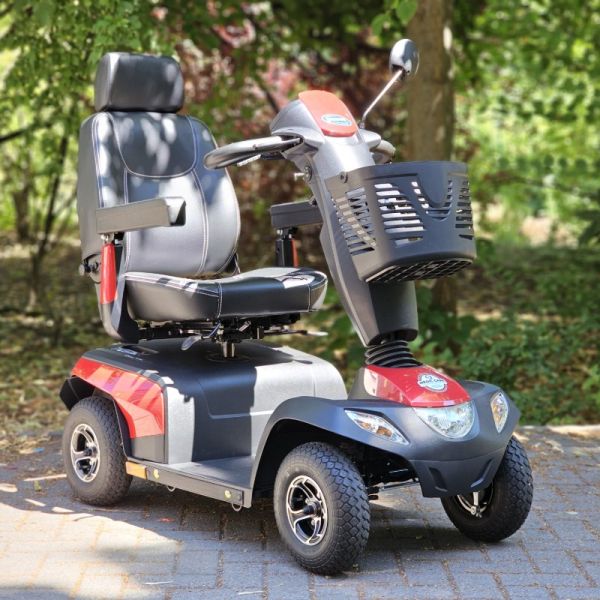 Invacare Orion Metro 6kmh Frontansicht rechts