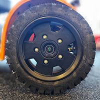 Vorschau: Pride Pursuit 2 orange Detailansicht Vorderrad Vorschau: Pride Pursuit 2 orange Detailansicht Vorderrad