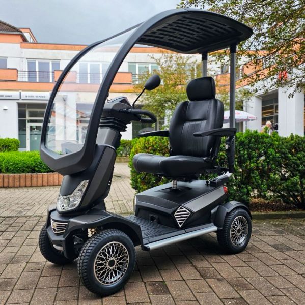 EXCEL Outback mit Panoramadach Seitenansicht rechts leicht gedreht