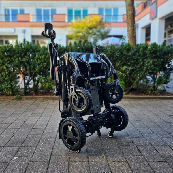 Drive Airfold (6km/h), klappbarer Carbon-Elektrorollstuhl