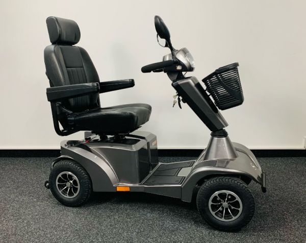 Schnäppchen: Sterling S700 Mainland (15 km/h) Anthrazit, Vorführ-Elektromobil / Scooter