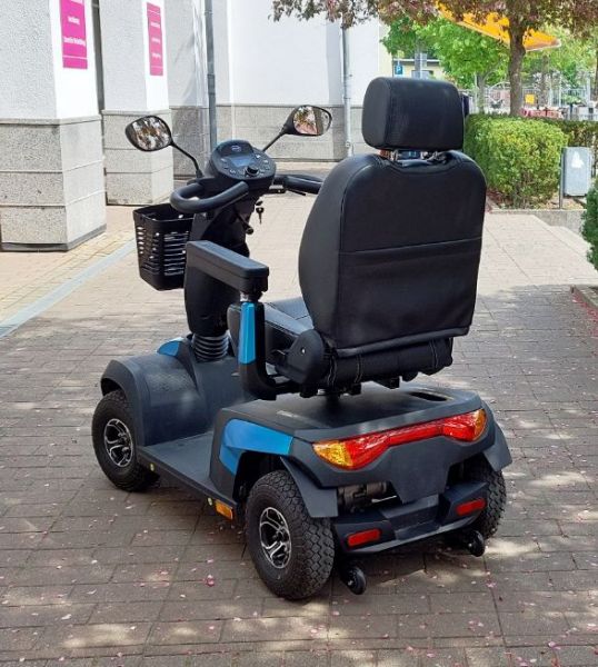Schnäppchen: INVACARE Comet Pro Vorführfahrzeug (15 km/h)