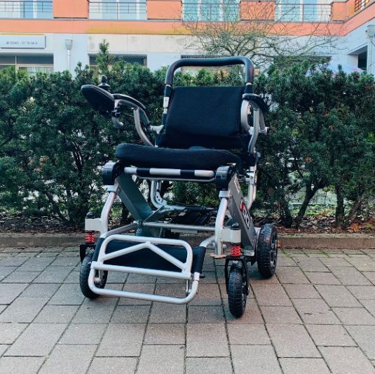 Pride I-Go (6 km/h) silber, Vorführ - Reise-Elektrorollstuhl