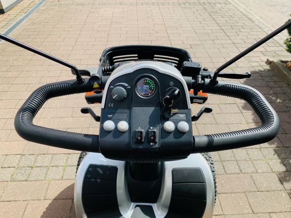 Pride Victory XL 130 (15 km/h) silber Vorführer-Elektromobil