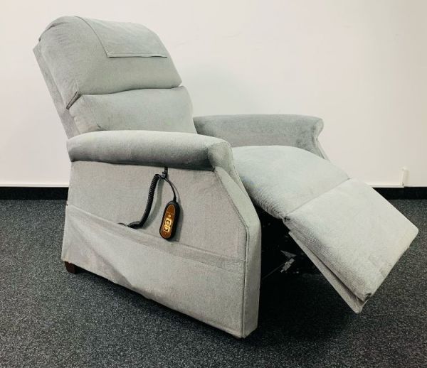 MEDTRADE Komfort Premium (1-motorig) Seniorensessel, Käuferstorno