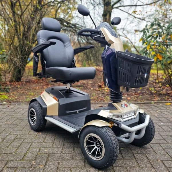 B+B Centuro S7 Frontansicht rechts