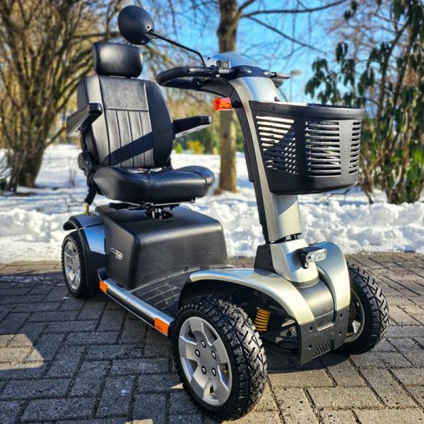 Trendmobil Voyage silber Frontansicht rechts