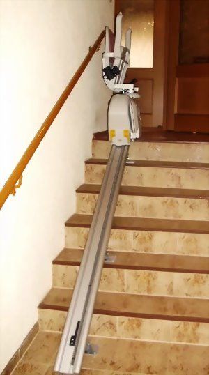 Gerader Innen-Treppenlift (gebraucht) – ACORN Superglide 120