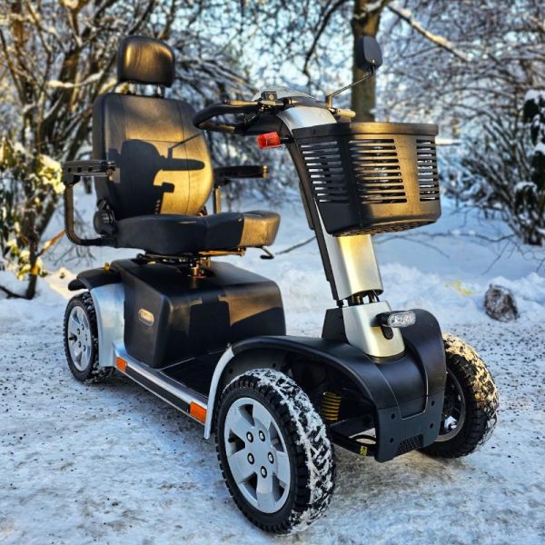 Trendmobil Voyage silber Frontansicht rechts