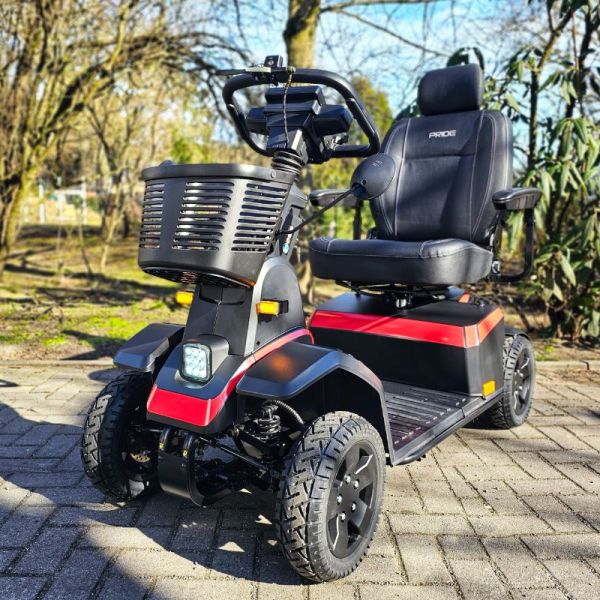 Pride CX-4 rot Frontansicht links
