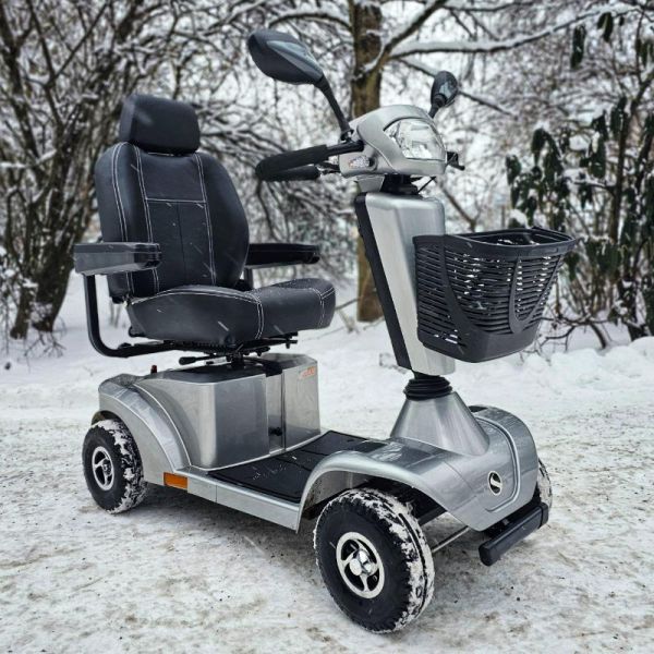 Sterling Cava S400 Frontansicht rechts