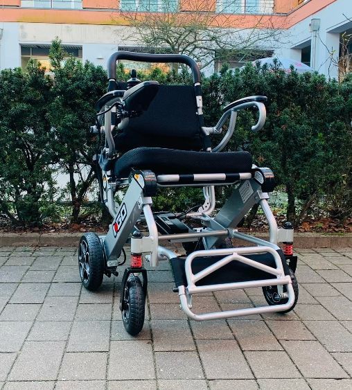 Pride I-Go (6 km/h) silber, Vorführ - Reise-Elektrorollstuhl