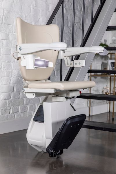 Handicare 1100 gerader Innen-Treppenlift