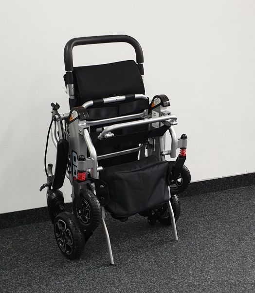 Elektro-Reise-Rollstuhl R-GO (6 km/h) silber, neuwertig