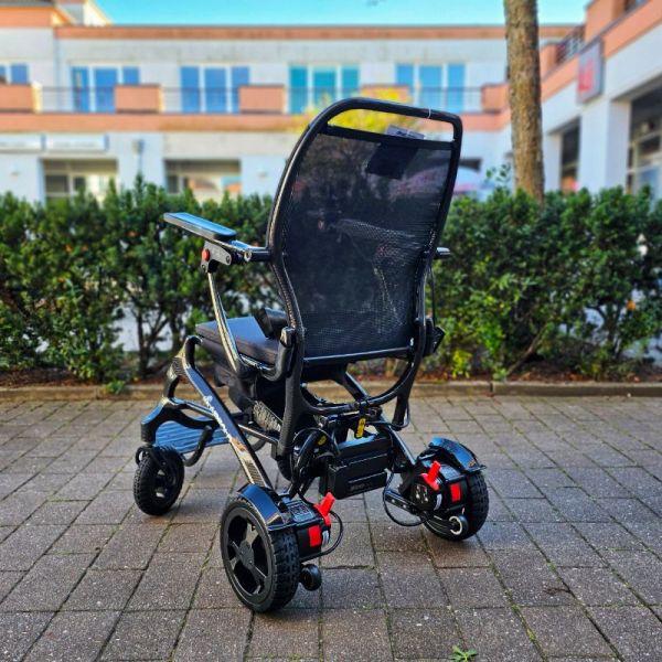Drive Airfold (6km/h) - klappbarer Carbon Elektrorollstuhl hinten