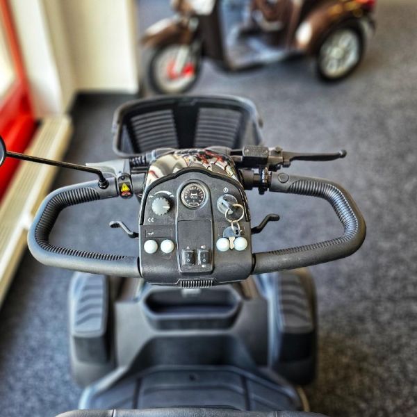 Pride Victory XL 140 schwarz Cockpitansicht