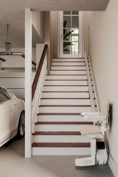 Handicare 1100 gerader Innen-Treppenlift