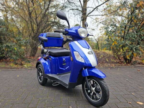 Rolektro E-Trike V.2 Frontansicht rechts