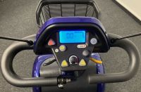 Vorschau: Elektromobil Shoprider 889AE Aruba Blau Cockpit beleuchtet Vorschau: Elektromobil Shoprider 889AE Aruba Blau Cockpit beleuchtet