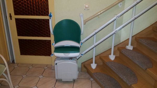 Handicare Minivator 2000 Treppenlift inkl. Montage gebraucht