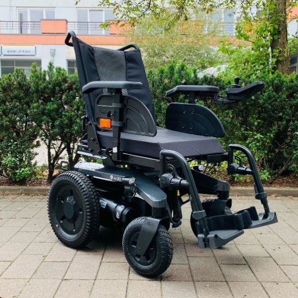 INVACARE Aviva RX 20 Elektrorollstuhl (6 km/h) neuwertig seitliche Ansicht